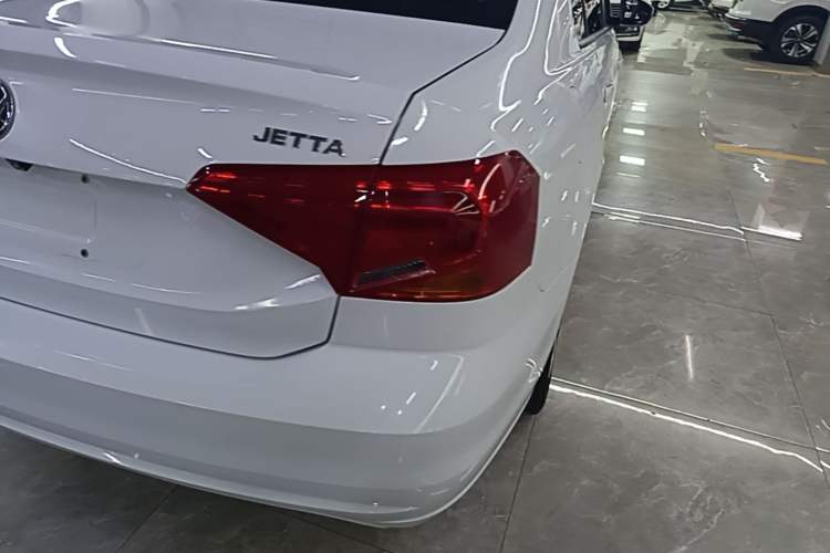 Used Volkswagen Jetta 2017 1.4L Manual Fashion Edition Right Rear Taillight