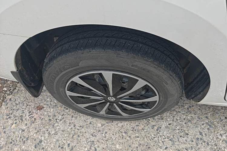 Used Volkswagen Jetta 2017 1.5L Manual Fashion Edition Right Rear Wheel Hub