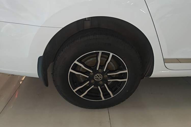 Used Volkswagen Jetta 2017 1.5L Automatic Fashion Model Right Rear Wheel Hub