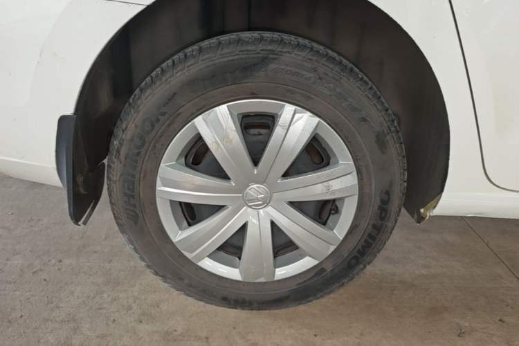 Used Volkswagen Jetta 2017 1.5L Manual Fashion Edition Right Rear Wheel Hub