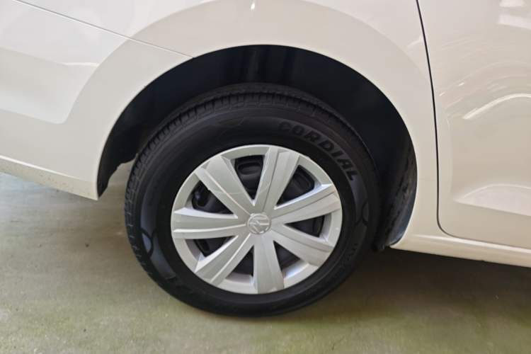 Used Volkswagen Jetta 2017 1.4L Manual Fashion Edition Right Rear Wheel Hub