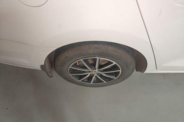 Used Volkswagen Jetta 2017 1.5L Manual Fashion Edition Right Rear Wheel Hub