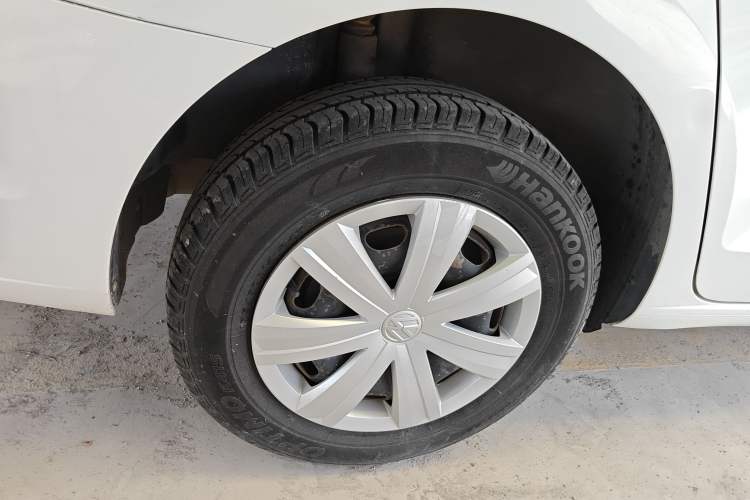 Used Volkswagen Jetta 2017 1.4L Manual Fashion Edition Right Rear Wheel Hub