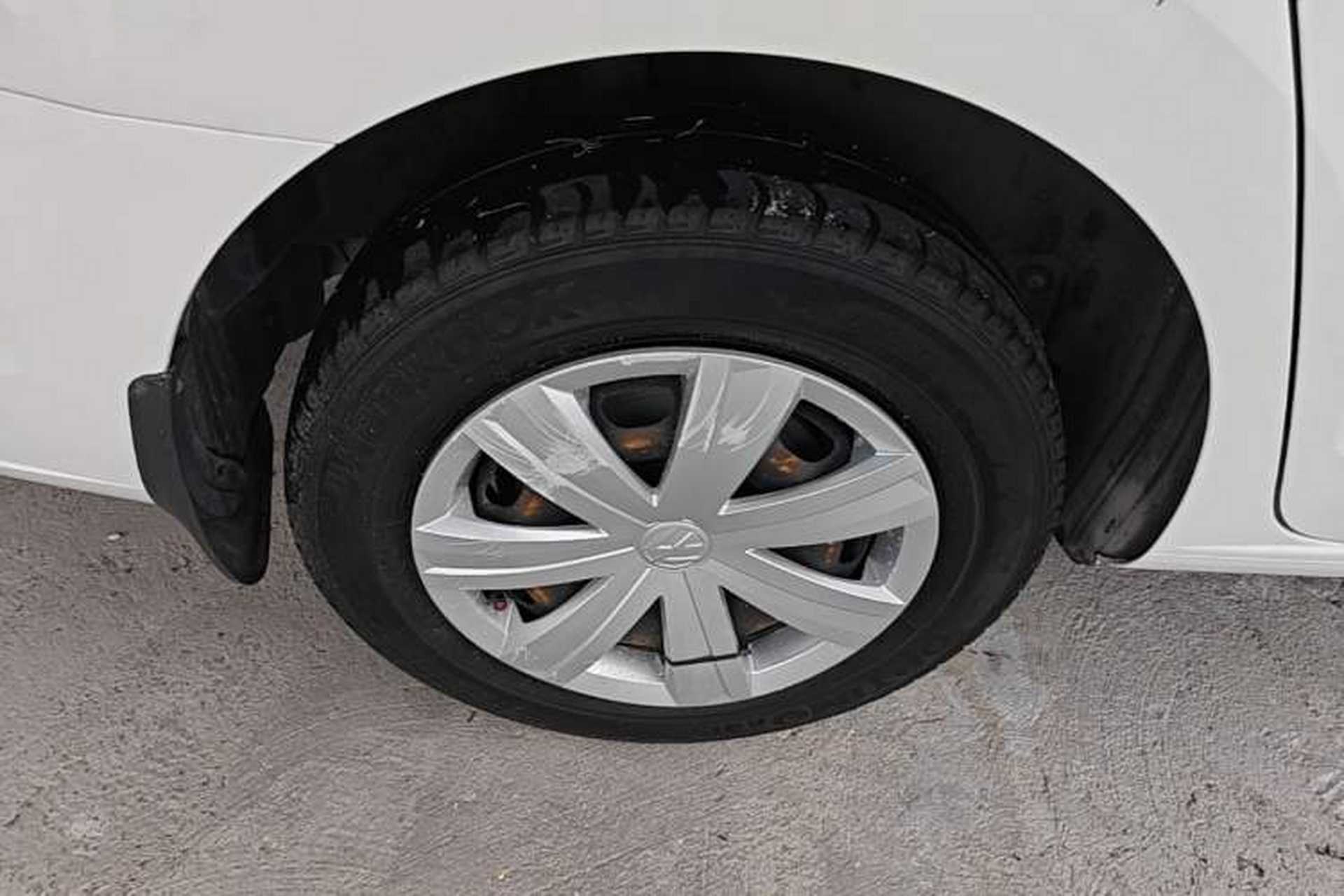 Used Volkswagen Jetta 2017 1.5L Automatic Fashion Model Right Rear Wheel Hub