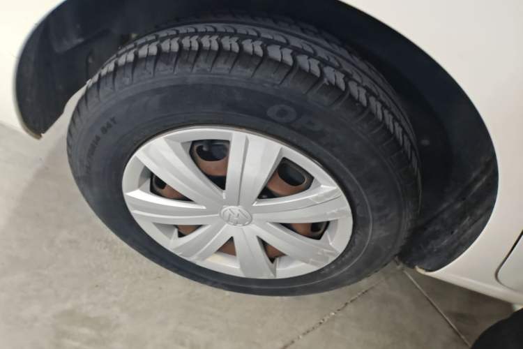 Used Volkswagen Jetta 2017 1.4L Manual Fashion Edition Right Rear Wheel Hub