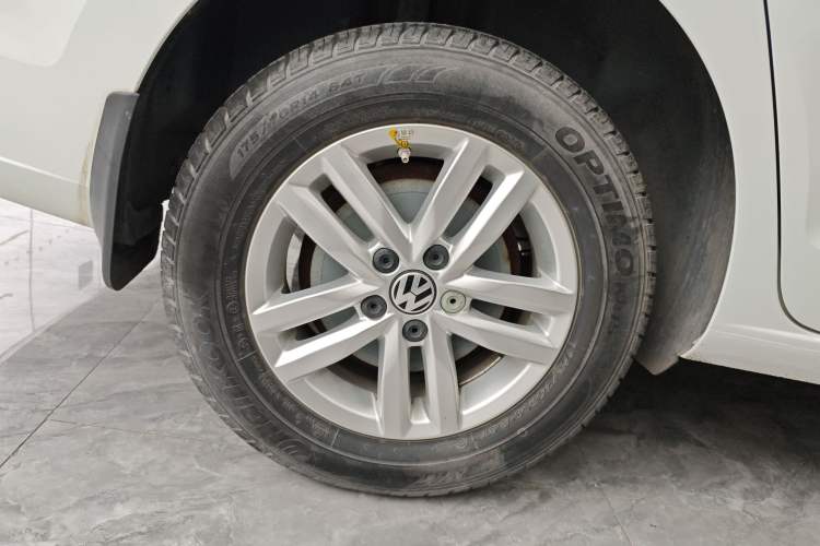 Used Volkswagen Jetta 2017 1.5L Manual Fashion Edition Right Rear Wheel Hub