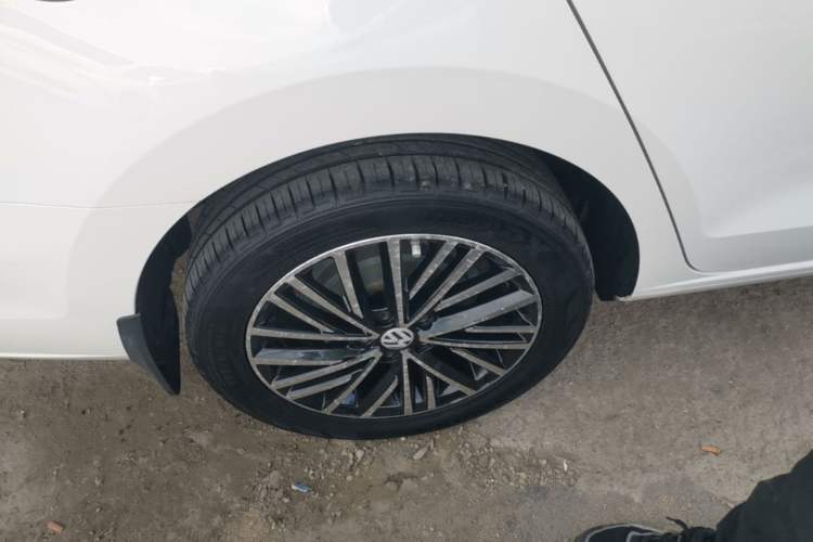 Used Volkswagen Jetta 2017 1.5L Manual Fashion Edition Right Rear Wheel Hub