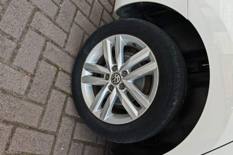 Used Volkswagen Jetta 2017 1.5L Automatic Comfort Model Right Rear Wheel Hub