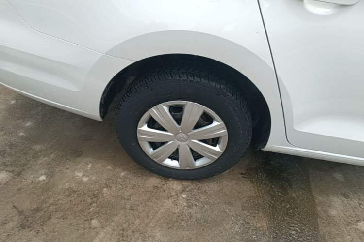 Used Volkswagen Jetta 2017 1.5L Manual Fashion Edition Right Rear Wheel Hub