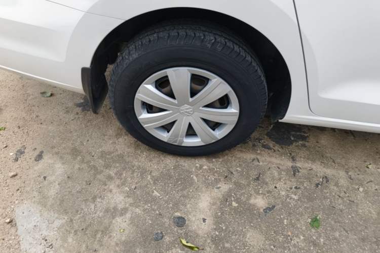Used Volkswagen Jetta 2017 1.5L Manual Fashion Edition Right Rear Wheel Hub
