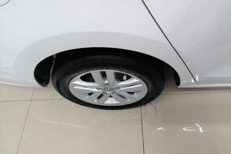 Used Volkswagen Jetta 2017 1.5L Automatic Fashion Model Right Rear Wheel Hub