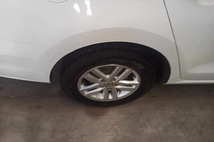 Used Volkswagen Jetta 2017 1.5L Automatic Fashion Model Right Rear Wheel Hub