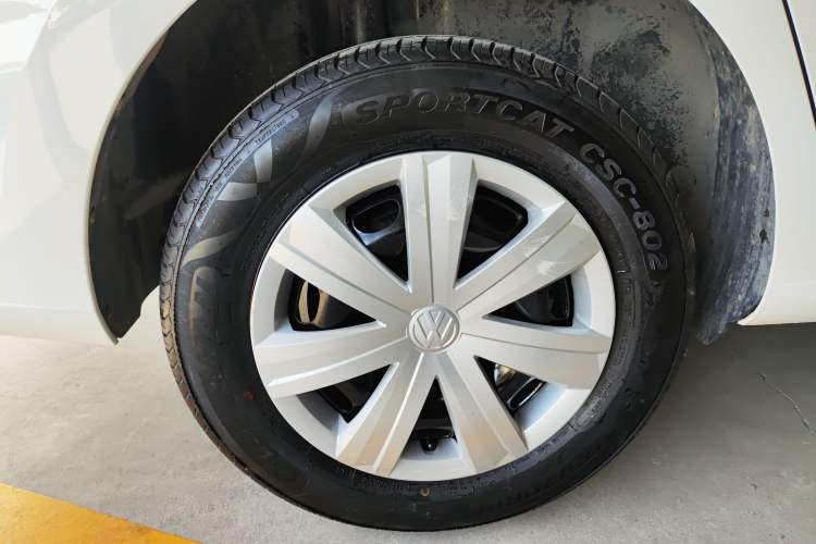 Used Volkswagen Jetta 2017 1.5L Manual Fashion Edition Right Rear Wheel Hub