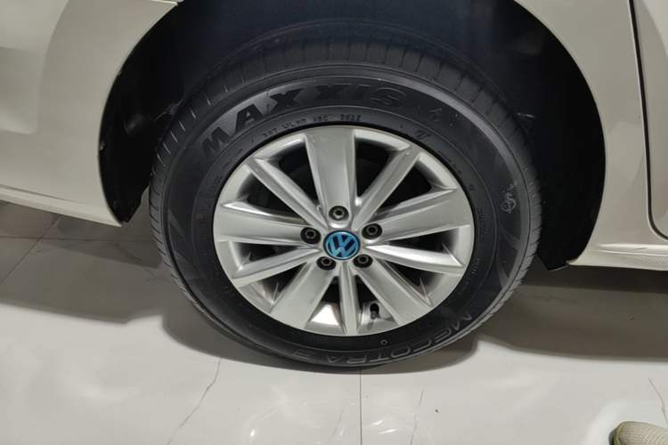 Used Volkswagen Jetta 2017 1.5L Automatic Fashion Model Right Rear Wheel Hub