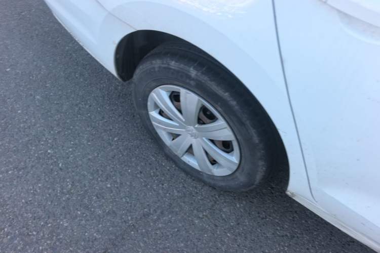 Used Volkswagen Jetta 2017 1.4L Manual Fashion Edition Right Rear Wheel Hub