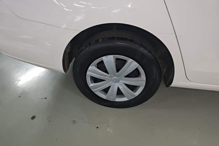 Used Volkswagen Jetta 2017 1.4L Manual Fashion Edition Right Rear Wheel Hub