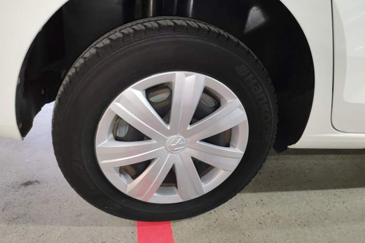 Used Volkswagen Jetta 2017 1.5L Manual Fashion Edition Right Rear Wheel Hub