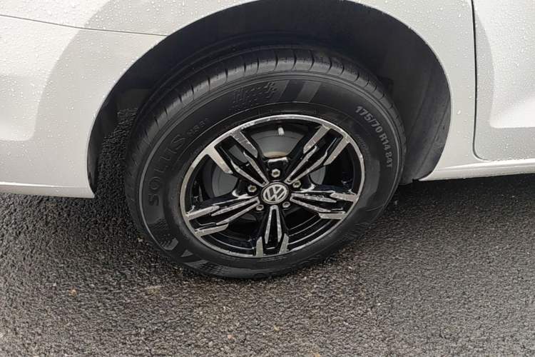 Used Volkswagen Jetta 2017 1.5L Automatic Fashion Model Right Rear Wheel Hub