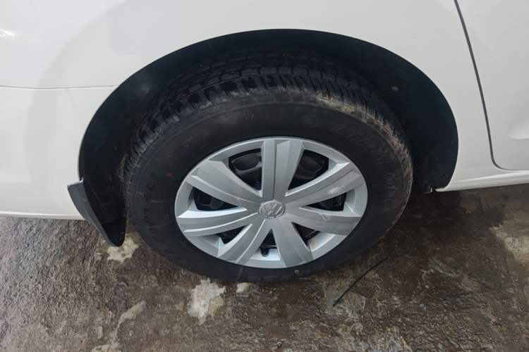 Used Volkswagen Jetta 2017 1.5L Manual Fashion Edition Right Rear Wheel Hub