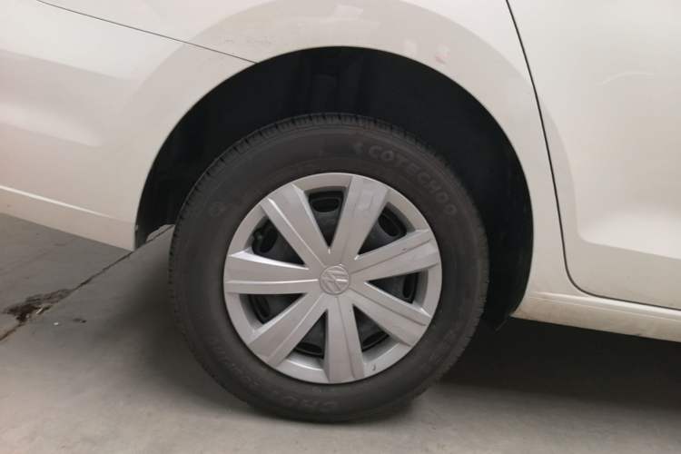 Used Volkswagen Jetta 2017 1.4L Manual Fashion Edition Right Rear Wheel Hub