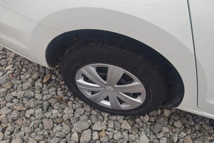 Used Volkswagen Jetta 2017 1.4L Manual Fashion Edition Right Rear Wheel Hub
