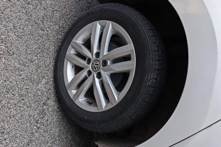 Used Volkswagen Jetta 2017 1.5L Automatic Comfort Model Right Rear Wheel Hub