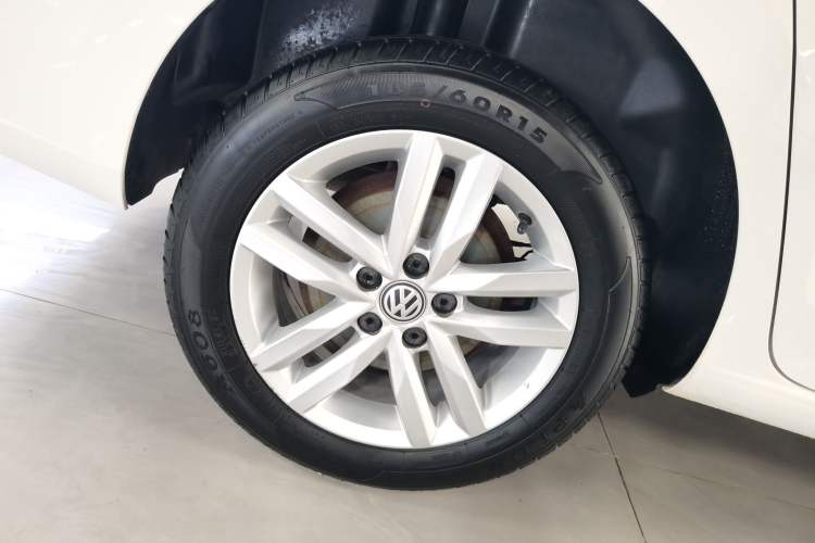 Used Volkswagen Jetta 2017 1.5L Automatic Comfort Model Right Rear Wheel Hub