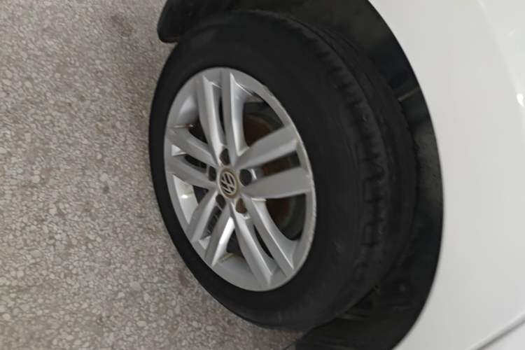 Used Volkswagen Jetta 2017 1.5L Automatic Comfort Model Right Rear Wheel Hub