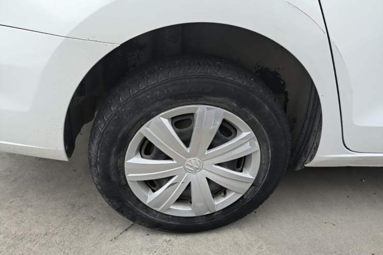 Used Volkswagen Jetta 2017 1.5L Manual Fashion Edition Right Rear Wheel Hub