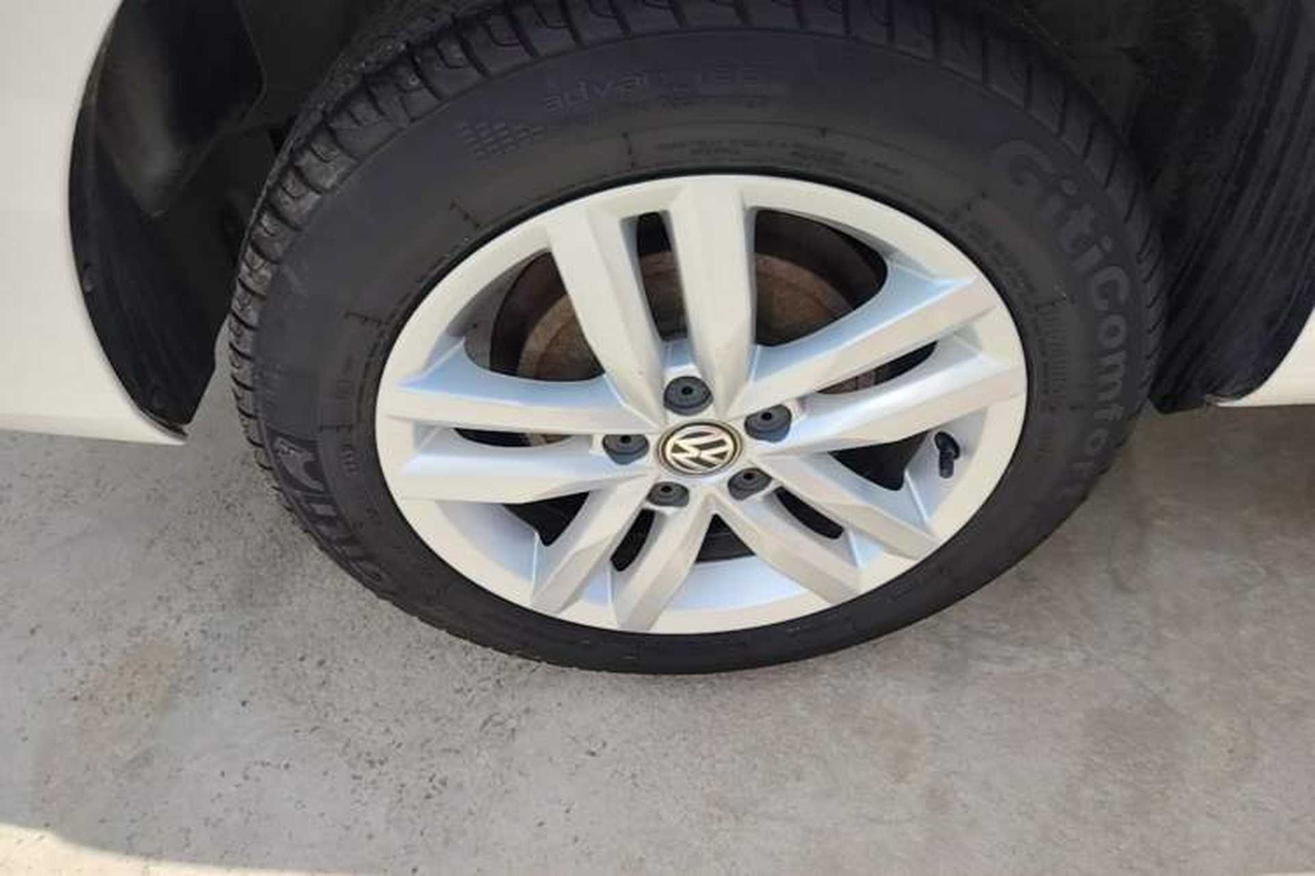 Used Volkswagen Jetta 2017 1.5L Automatic Comfort Model Right Rear Wheel Hub