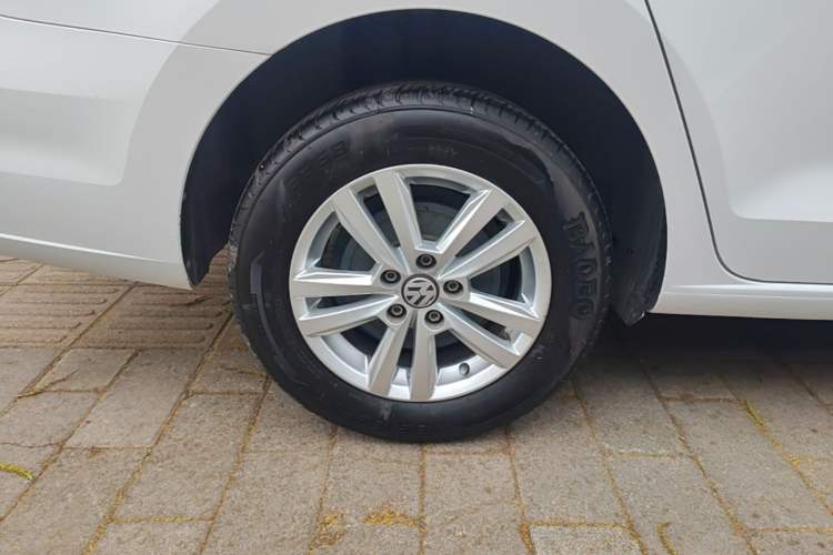 Used Volkswagen Jetta 2017 1.5L Manual Fashion Edition Right Rear Wheel Hub