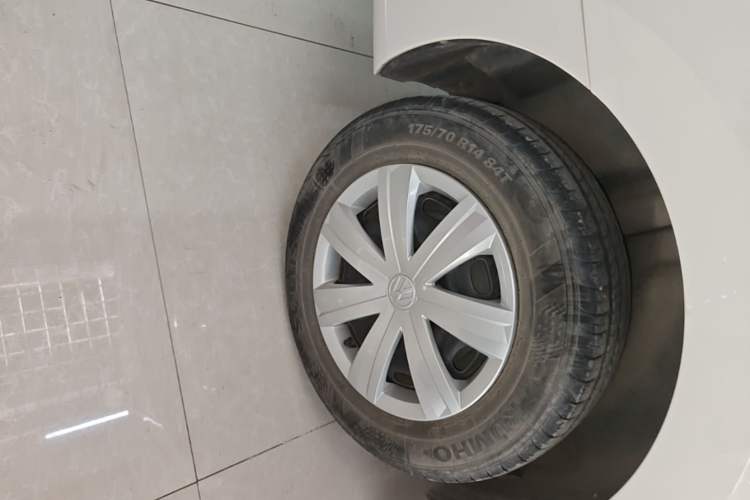 Used Volkswagen Jetta 2017 1.5L Manual Fashion Edition Right Rear Wheel Hub