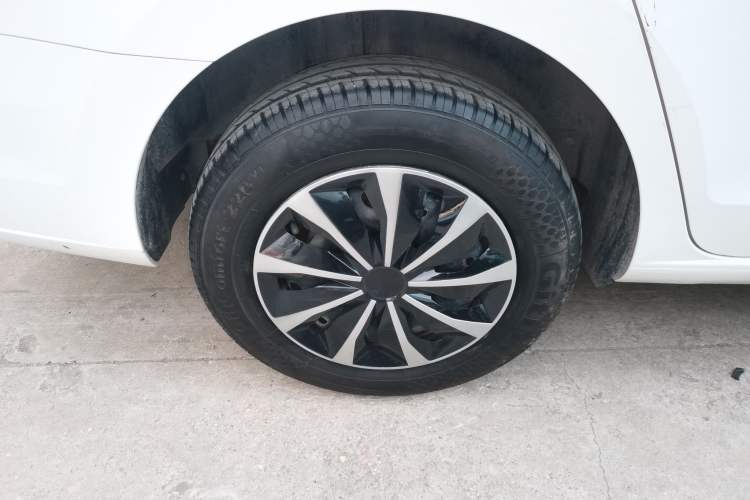 Used Volkswagen Jetta 2017 1.5L Manual Fashion Edition Right Rear Wheel Hub