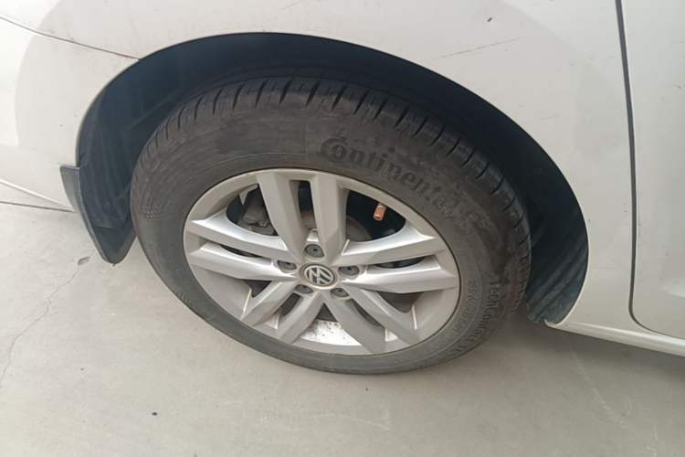 Used Volkswagen Jetta 2017 1.5L Manual Comfort Model Right Rear Wheel Hub