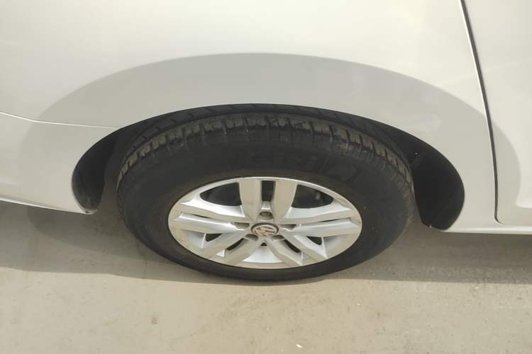 Used Volkswagen Jetta 2017 1.5L Manual Fashion Edition Right Rear Wheel Hub