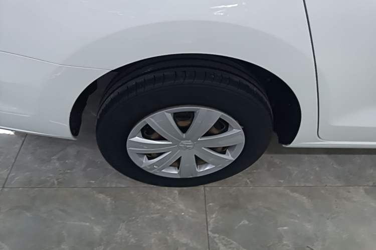 Used Volkswagen Jetta 2017 1.4L Manual Fashion Edition Right Rear Wheel Hub