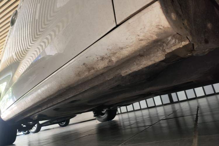 Used Volkswagen Jetta 2017 1.5L Manual Fashion Edition Right Side Sill