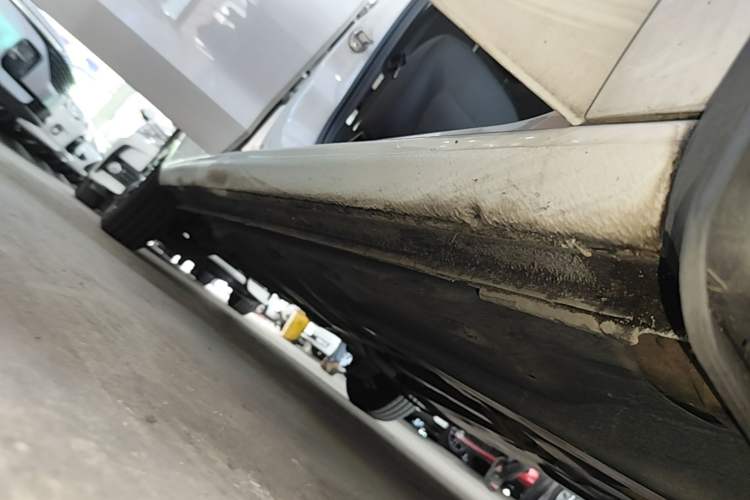 Used Volkswagen Jetta 2017 1.5L Manual Fashion Edition Right Side Sill