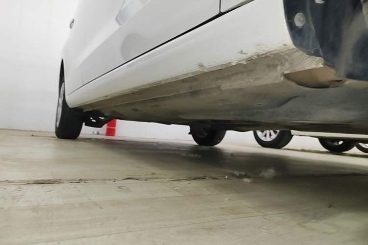 Used Volkswagen Jetta 2017 1.5L Automatic Fashion Model Right Side Sill