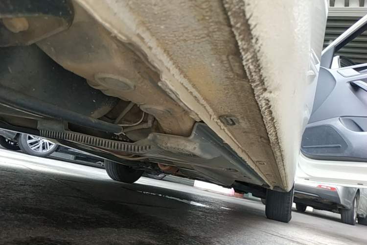 Used Volkswagen Jetta 2017 1.5L Manual Fashion Edition Right Side Sill