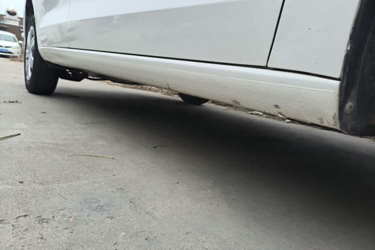 Used Volkswagen Jetta 2017 1.5L Manual Fashion Edition Right Side Sill