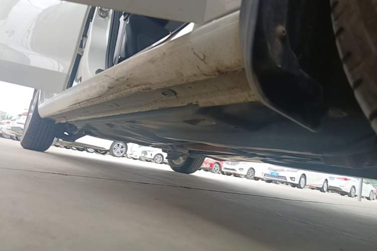 Used Volkswagen Jetta 2017 1.5L Manual Comfort Model Right Side Sill