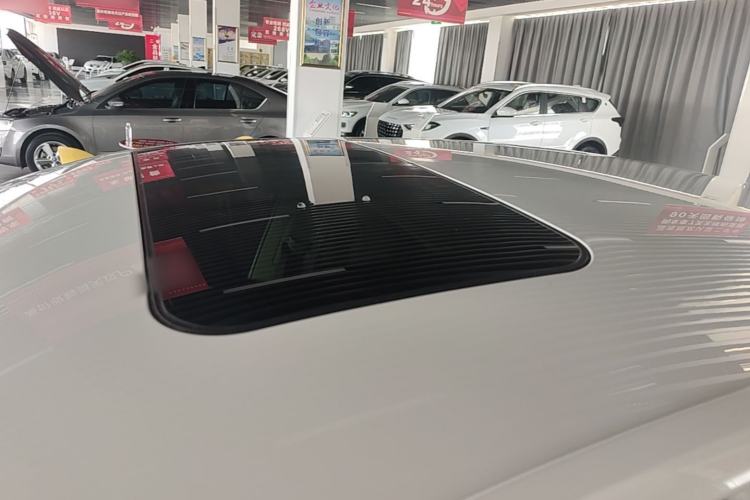 Used Volkswagen Jetta 2017 1.4L Manual Comfort Model Roof