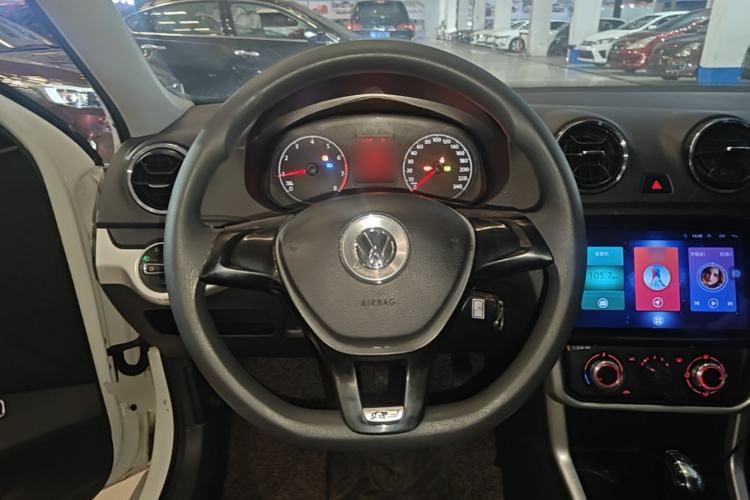 Used Volkswagen Jetta 2017 1.5L Automatic Fashion Model Steering Wheel