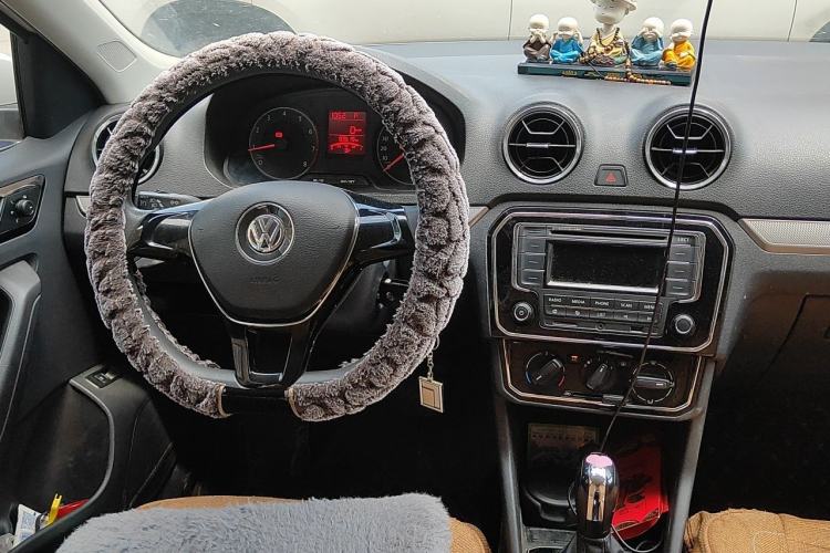 Used Volkswagen Jetta 2017 1.5L Automatic Comfort Model Steering Wheel