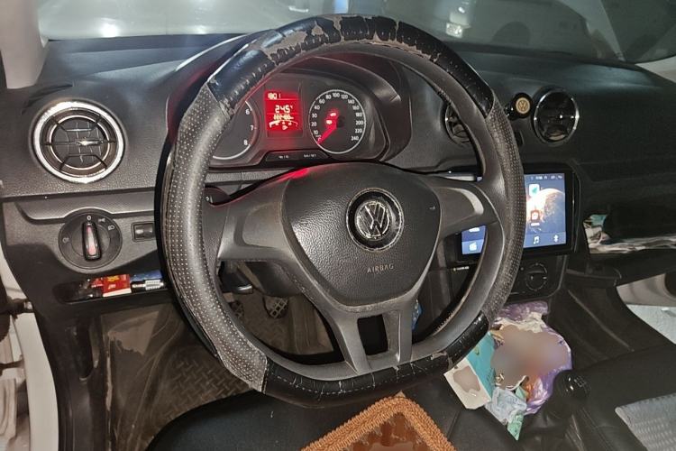 Used Volkswagen Jetta 2017 1.4L Manual Fashion Edition Steering Wheel