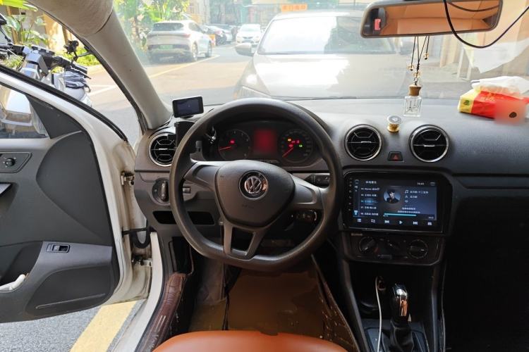 Used Volkswagen Jetta 2017 1.5L Automatic Fashion Model Steering Wheel