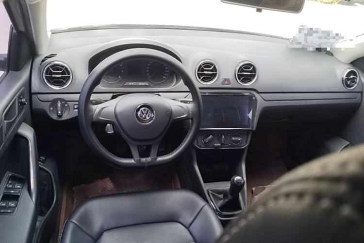 Used Volkswagen Jetta 2017 1.5L Manual Fashion Edition Steering Wheel