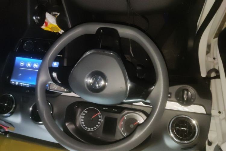 Used Volkswagen Jetta 2017 1.5L Automatic Comfort Model Steering Wheel
