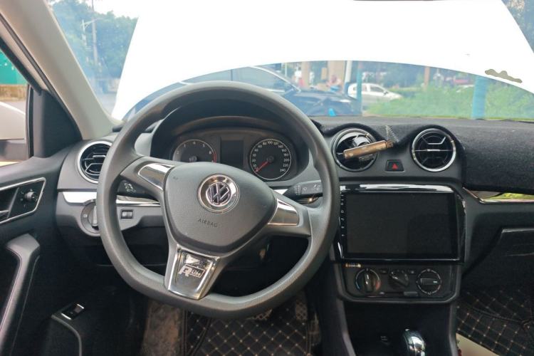 Used Volkswagen Jetta 2017 1.5L Automatic Fashion Model Steering Wheel